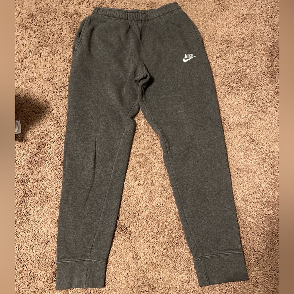 Men’s Nike Sportswear Club Fleece Joggers - Picture 2 of 3